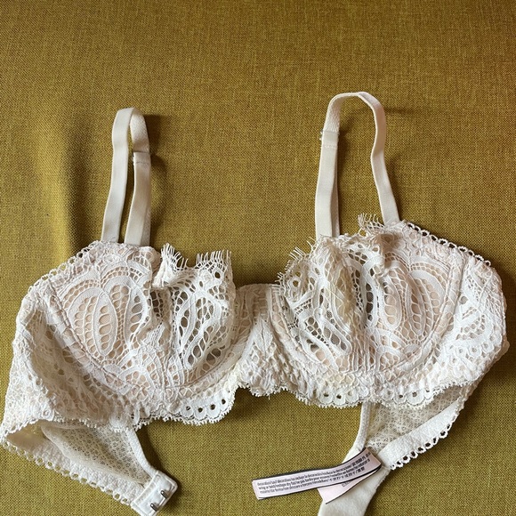 BRICK RED -Great condition VS bra dream angels 32B - Picture 2 of 8